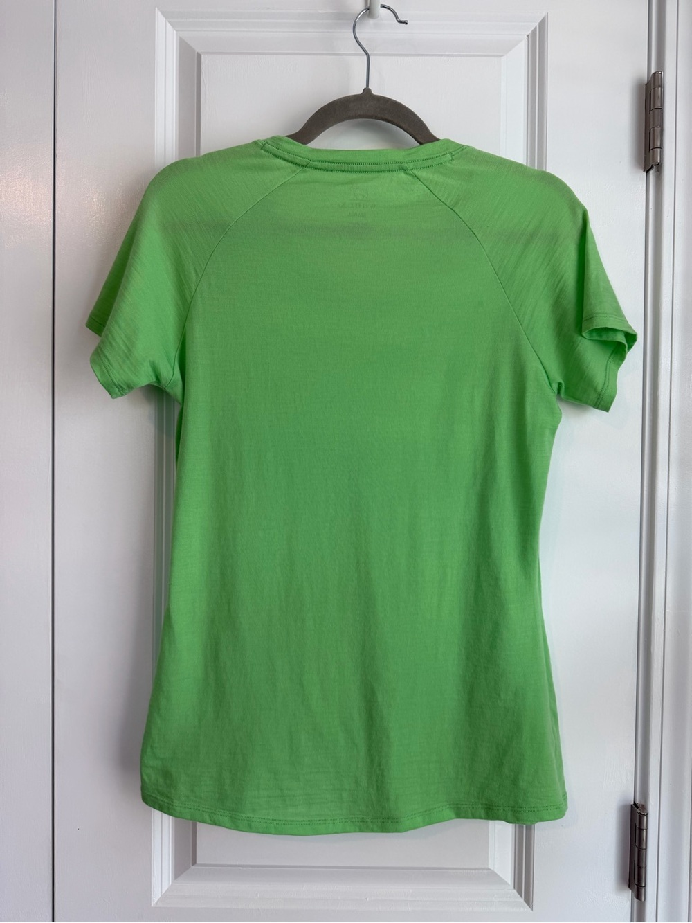 WOOLX Women’s MIA V Neck Short Sleeve Tee Lime Green Size Small - Picture 3 of 7